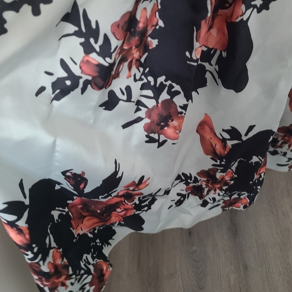 Floral gown - Picture 2 of 4